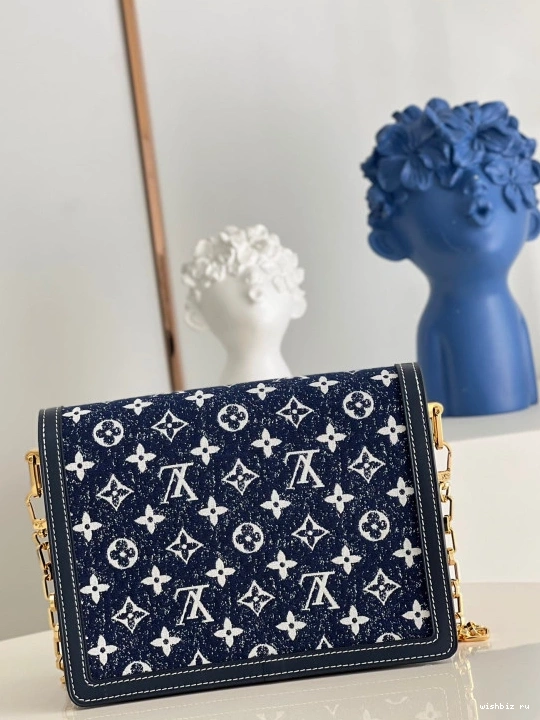 WIS DAUPHINE MM VUITTON LOUIS 1001
